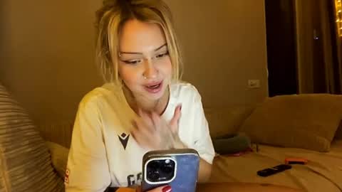 nicolette online show from 12.24.24