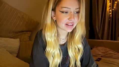 nicolette online show from 12.25.24