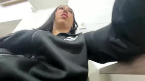 Nikki  online show from 11.14.25