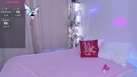 nikkikiss__ online show from 11.26.25