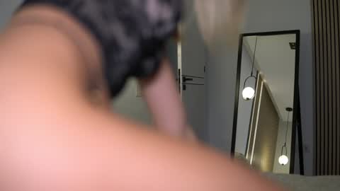 Nicole online show from 11.13.25