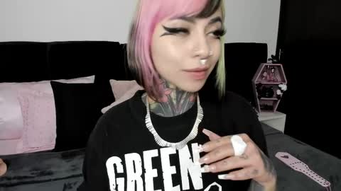 Nikki Ramone   online show from 02.11.25