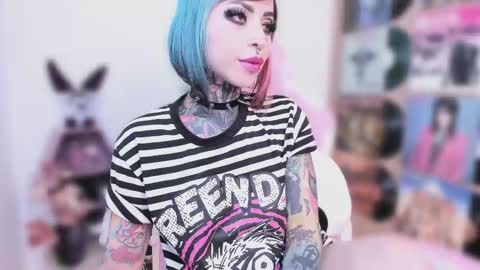 Nikki Ramone   online show from 10.28.25