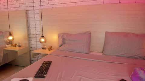 Nikky Dean online show from 10.26.25