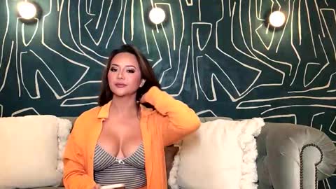 Nikki online show from 11.23.25