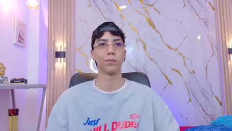 Snapshot of nikolay_gregori chatting on 06.17.26 online show from 06.17.26