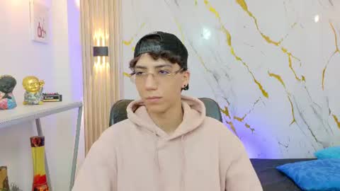 Snapshot of nikolay_gregori chatting on 06.19.26 online show from 06.19.26