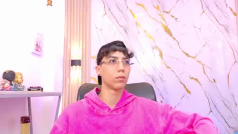 Snapshot of nikolay_gregori chatting on 06.21.26 online show from 06.21.26