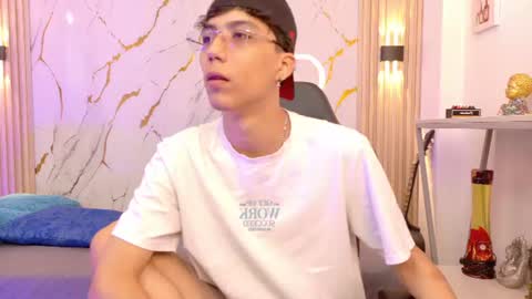 Snapshot of nikolay_gregori chatting on 07.17.26 online show from 07.17.26