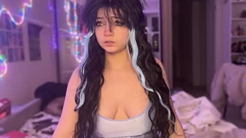 nikoli_naw online show from 10.26.25