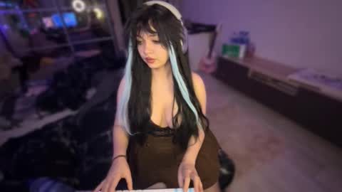 nikoli_naw online show from 11.25.25