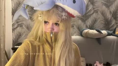 Snapshot of nikoli_naw chatting on 06.19.26 nikoli_naw online show from 06.19.26