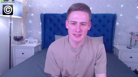 Snapshot of niksers chatting on 03.01.25 Nick online show from 03.01.25