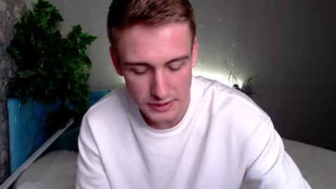 Snapshot of niksers chatting on 10.12.25 Nick online show from 10.12.25