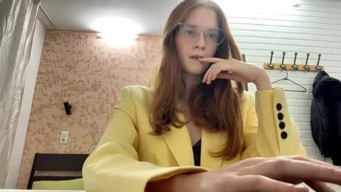 Snapshot of nilaslagter chatting on 10.28.25 I am Gina ntmu Lets hit 10 Thumbs Up together online show from 10.28.25