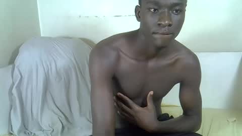 Snapshot of nileboys chatting on 11.27.25 Niles online show from 11.27.25