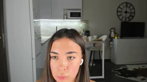 Bella online show from 10.28.25