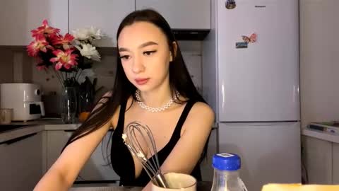 Snapshot of nilsamazuo chatting on 11.29.25 Margot online show from 11.29.25