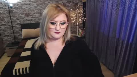Blonde Nimpho online show from 01.26.25