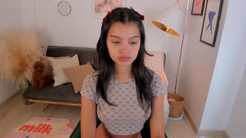 Snapshot of nina_agdal chatting on 02.05.25 NINA online show from 02.05.25