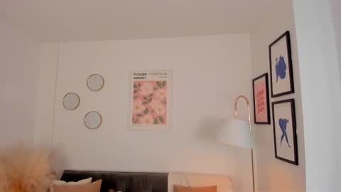 Snapshot of nina_agdal chatting on 02.10.25 NINA online show from 02.10.25