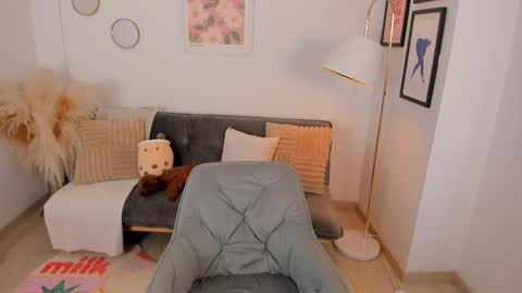 Snapshot of nina_agdal chatting on 02.19.25 NINA online show from 02.19.25