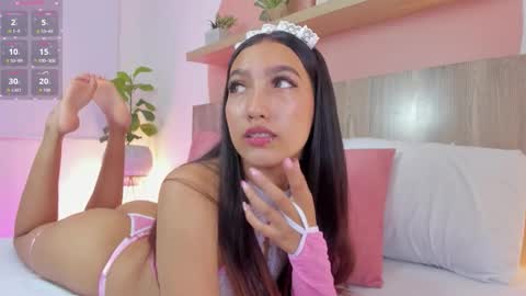 N I N A online show from 11.20.25