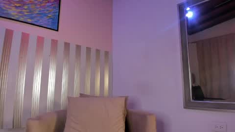 nina_glow_ online show from 04.01.26