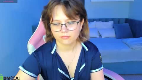 Snapshot of nina_lunaa chatting on 09.09.25 nina lunaa online show from 09.09.25