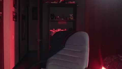 Nina Moon online show from 12.26.24