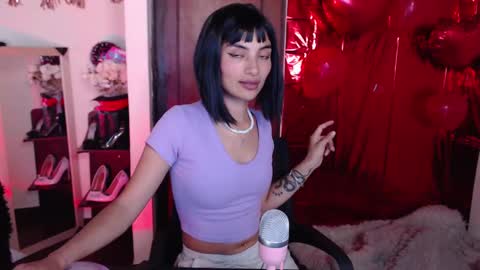 Snapshot of nina_paige chatting on 02.20.25 nina online show from 02.20.25
