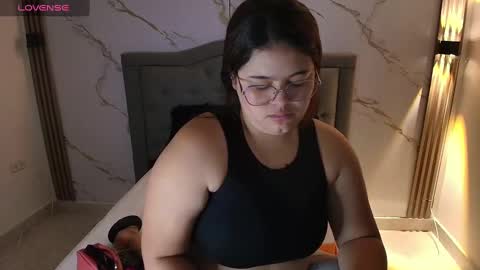  N I N A online show from 10.15.25