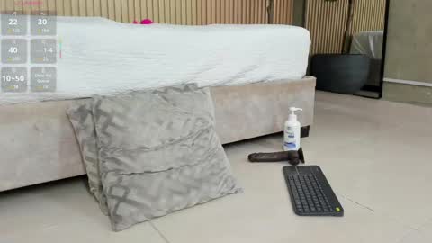 NINA online show from 02.18.25