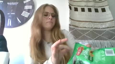 Snapshot of ninabeanzz chatting on 09.18.25 ninabeanzz online show from 09.18.25
