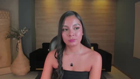 Nina online show from 10.03.25