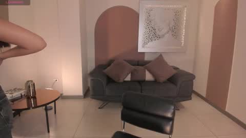 Nina online show from 10.24.25