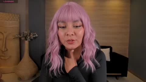 Nina online show from 11.12.25