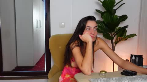 Snapshot of ninacrystal chatting on 09.10.25 NinaCrystal online show from 09.10.25