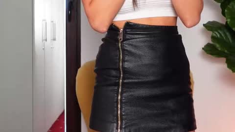 Snapshot of ninacrystal chatting on 09.11.25 NinaCrystal online show from 09.11.25