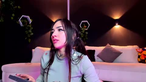 Snapshot of ninadanger chatting on 03.05.25 Heyyy guys Im Ninas crazy online show from 03.05.25