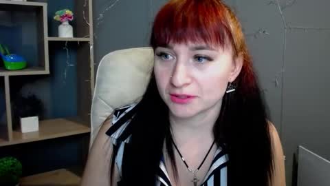 ninaflawlees online show from 11.17.25