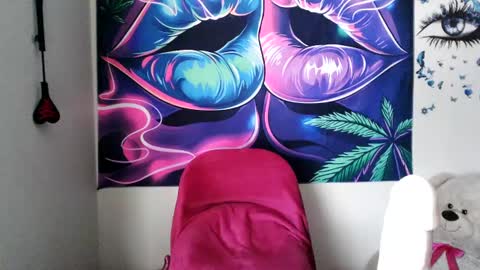 Snapshot of ninakhalifa chatting on 09.24.25 ninakhalifa online show from 09.24.25