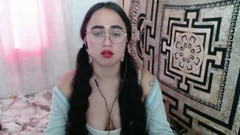 N I N A online show from 11.18.25