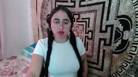 N I N A online show from 11.25.25