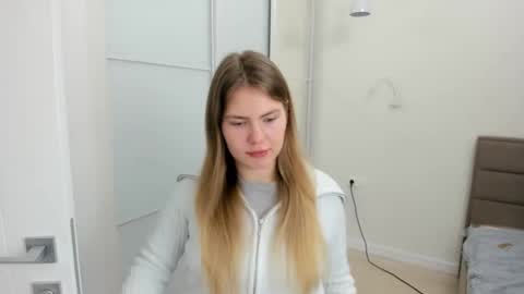 ninarihh online show from 03.04.25