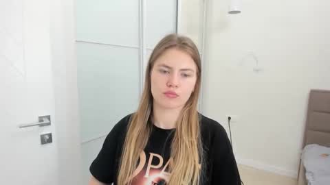 ninarihh online show from 03.07.25