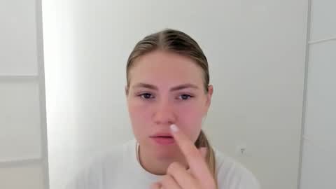 ninarihh online show from 09.16.25