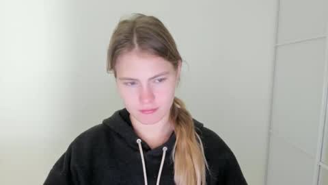 ninarihh online show from 10.11.25