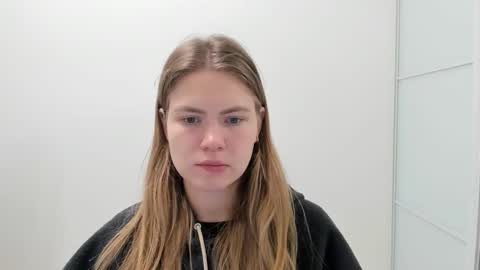 ninarihh online show from 10.20.25