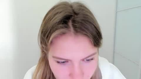 ninarihh online show from 11.05.25